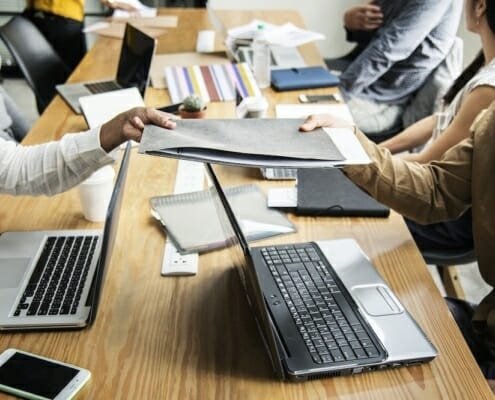 Créer ou reprendre une entreprise ?, transmission d'entreprises en Tunisie Créer ou reprendre une entreprise ?, transmission d'entreprises en Tunisie